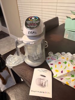 Elva’s Baby Food Maker, Steamer, Blender w/ reusable pouches Brand new
