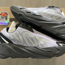 Yeezy 700 MNVN Sz 12