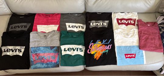 Levi’s T-Shirts