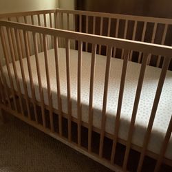 Crib And Mattress. Mattress Used Only A Few Times For Visiting Grandson. Includes Mattress Pad , And Bed Cover. Good Quality . 