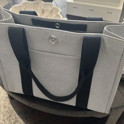 Lululemon tote