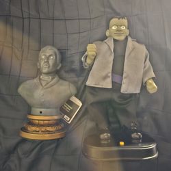 Talking Dracula And Frankenstein Figures 