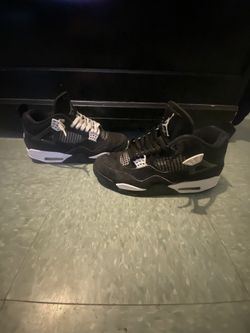 Jordan 4s
