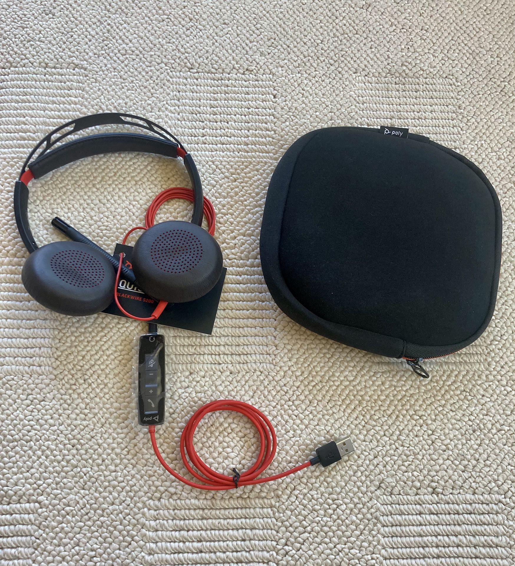 Headset With Microphone  USB and 3.5mm, Poly Blackwire 5200