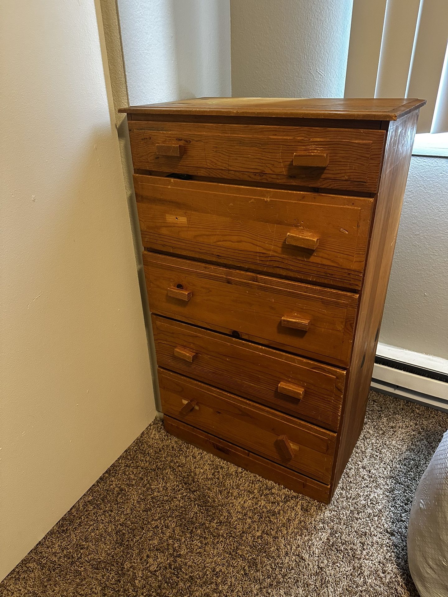 5 Drawer Tall Dresser (free)