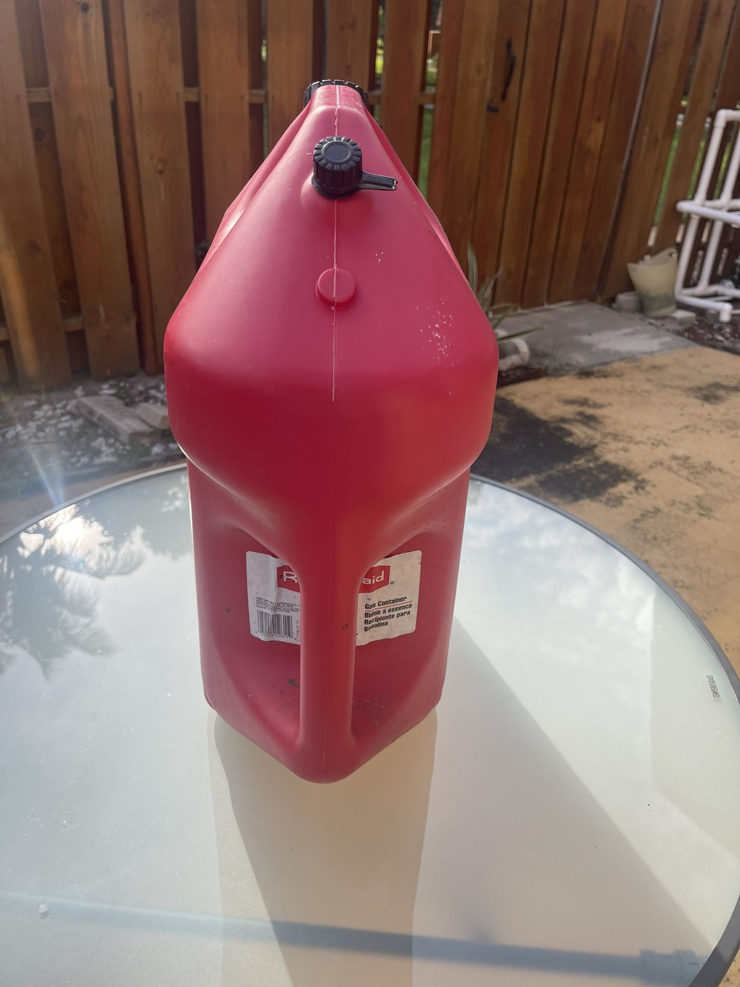 Rubbermaid 6 Gallon gasoline container - Delray Beach