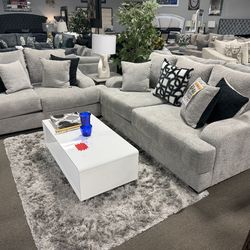Oversized sofa loveseat! 💕🥰❤️ easy financing!
