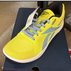 REEBOK NANO WOMAN  8, 8.5 New