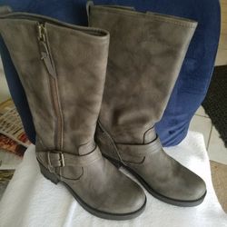 Boots  Size7  Brand New 