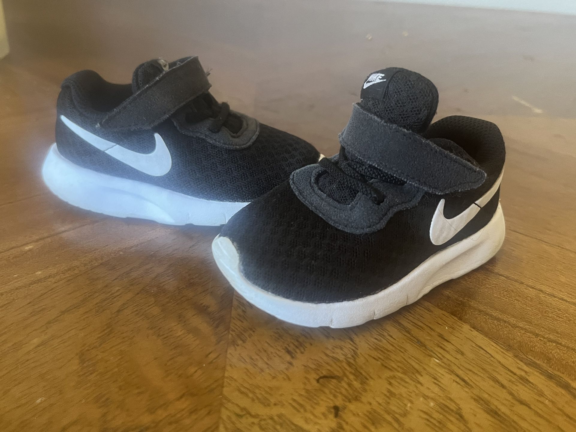Toddler Nike Size 5 C