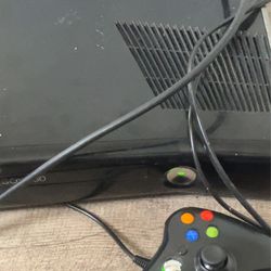 Xbox 360 S With 5 Games