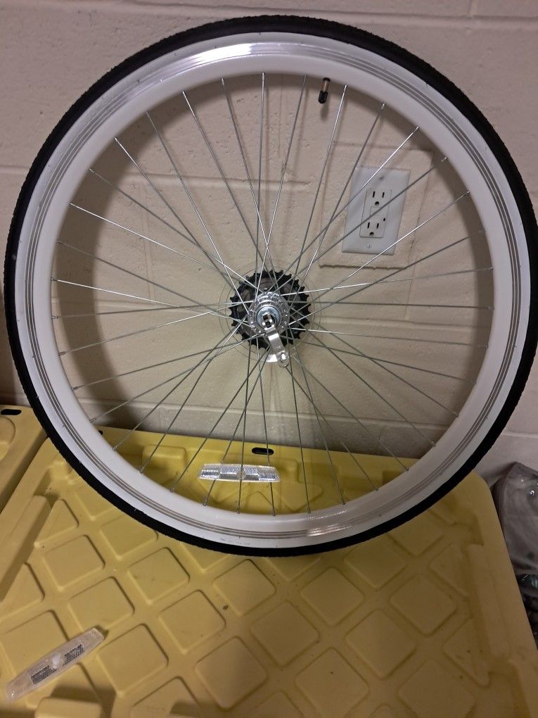 28" 7 Speed Bike Rim/ Tire 