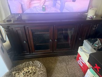 Entertainment center