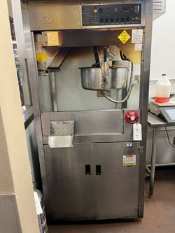 Industrial popcorn machine