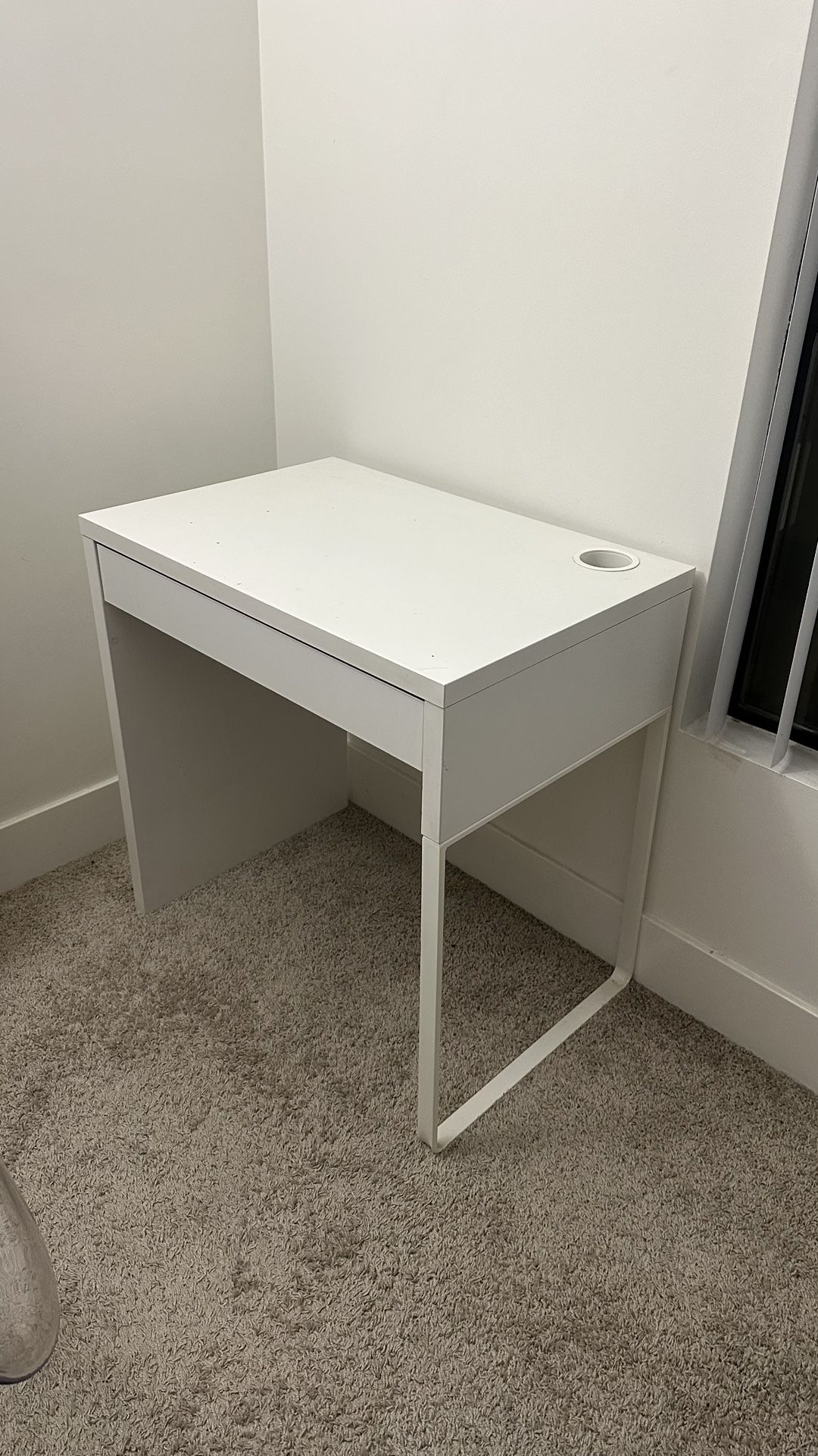 IKEA Micke Desk