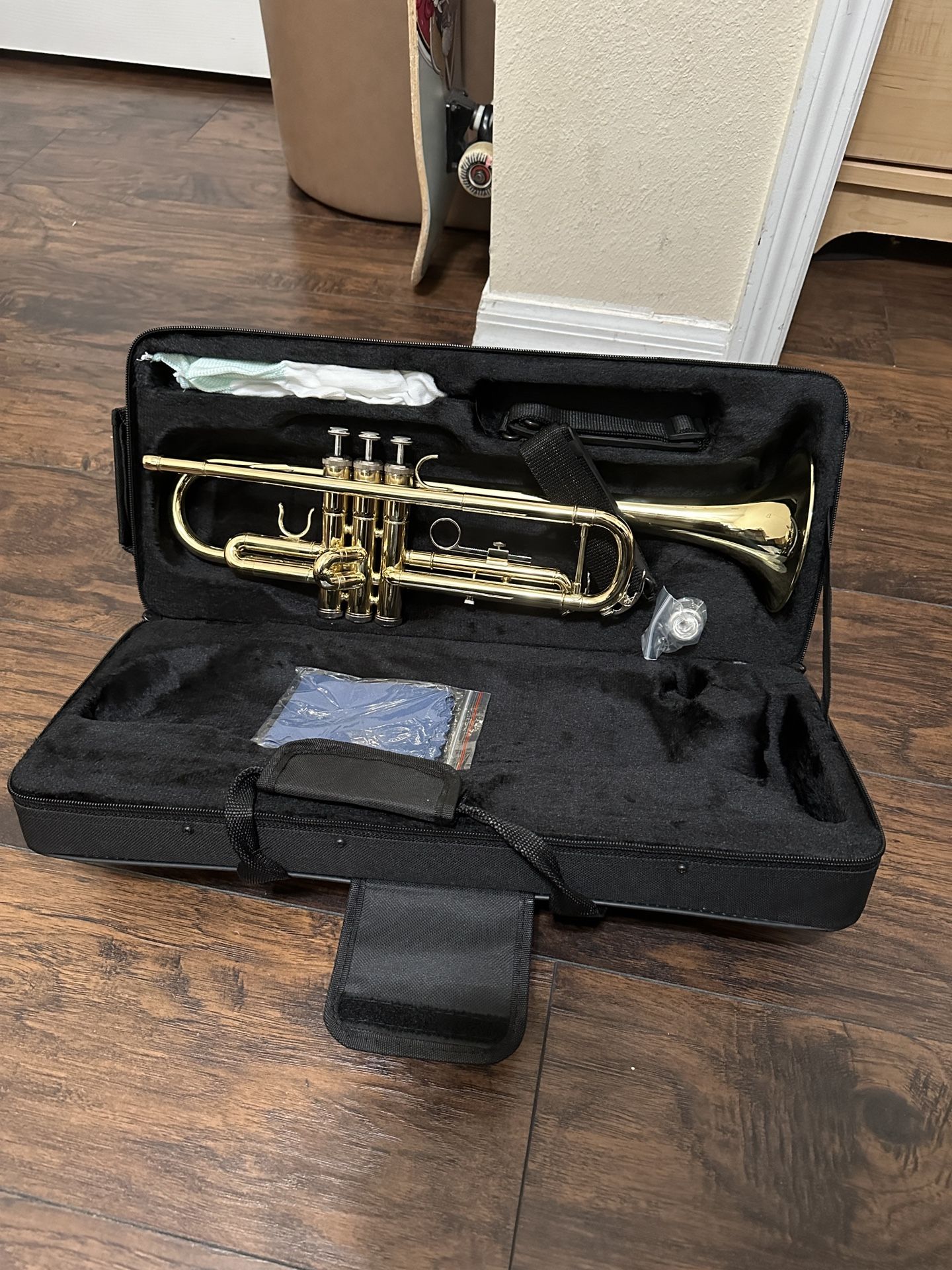 Trumpet B-Flat Trumpet Instrument Brass Lacquered Golden