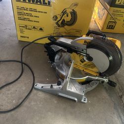 Dewalt 12 in miter saw