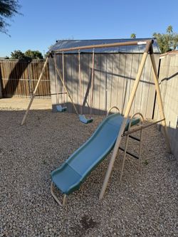 Swing Set w/Saucer and Slide