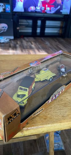 Cool Racers Die-Cast Vehicle Set in Box