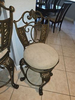 4 piece metal swivel bar stools
