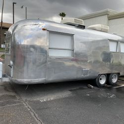Vintage 1965 Airstream trailer 24ft