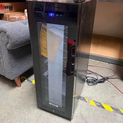 Bottle Compressor Wine Cooler Refrigerator w/Lock, Large Freestanding Wine Cellar Fridge, 41f-64f Digital Temperature Control Glass Door Black