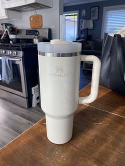 Off-White Used Stanley - 40oz.