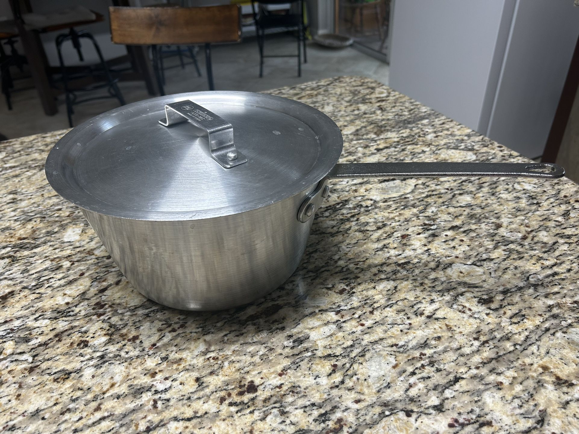 Winco USA - Super Aluminum Stock Pot, Heavy Weight, 16 Quart, Aluminum