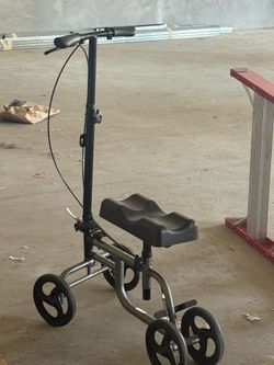 Knee scooter