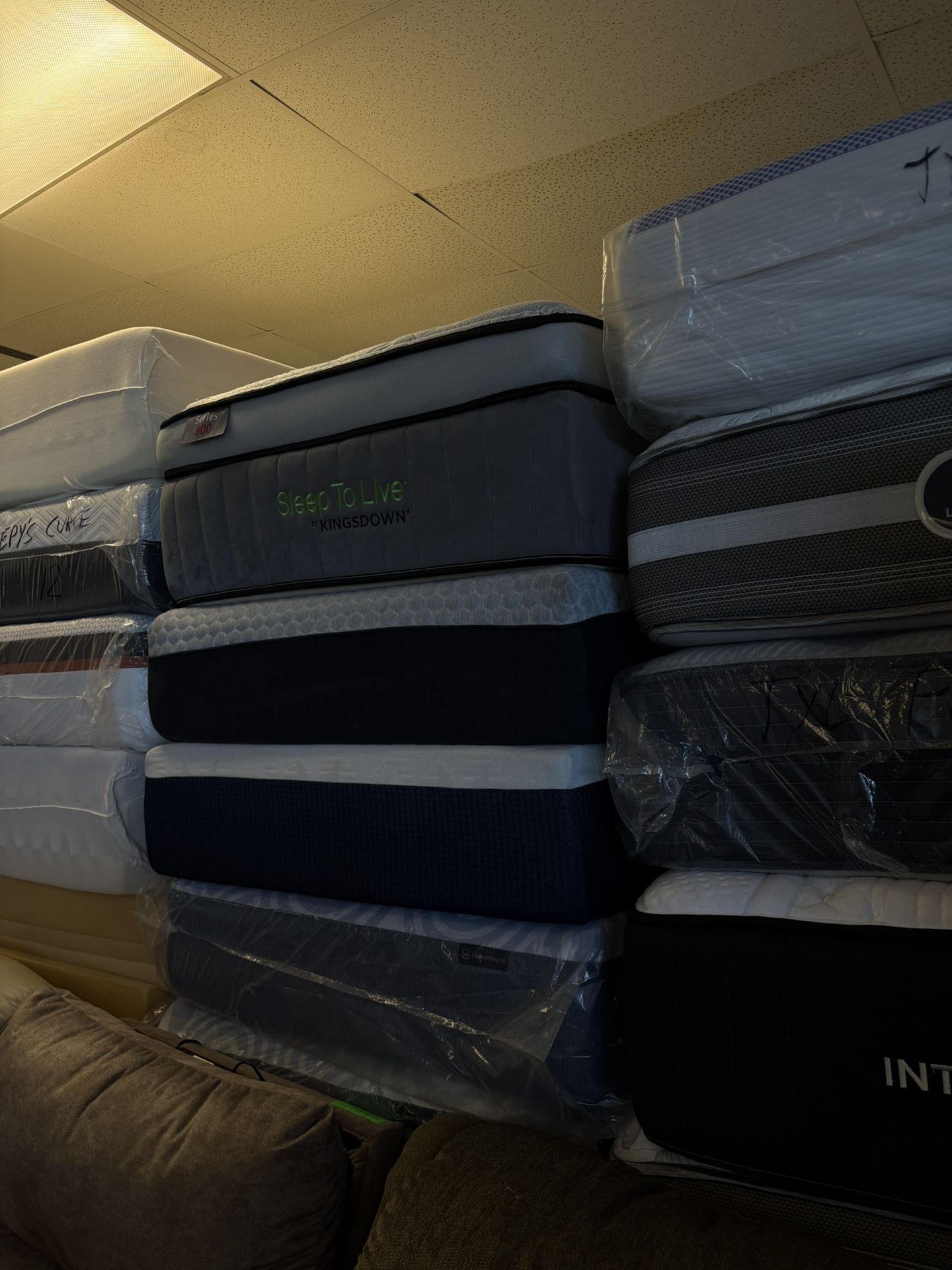 20 Twin Xl Mattresses. Are Being Cleared Out For $100 Each !!