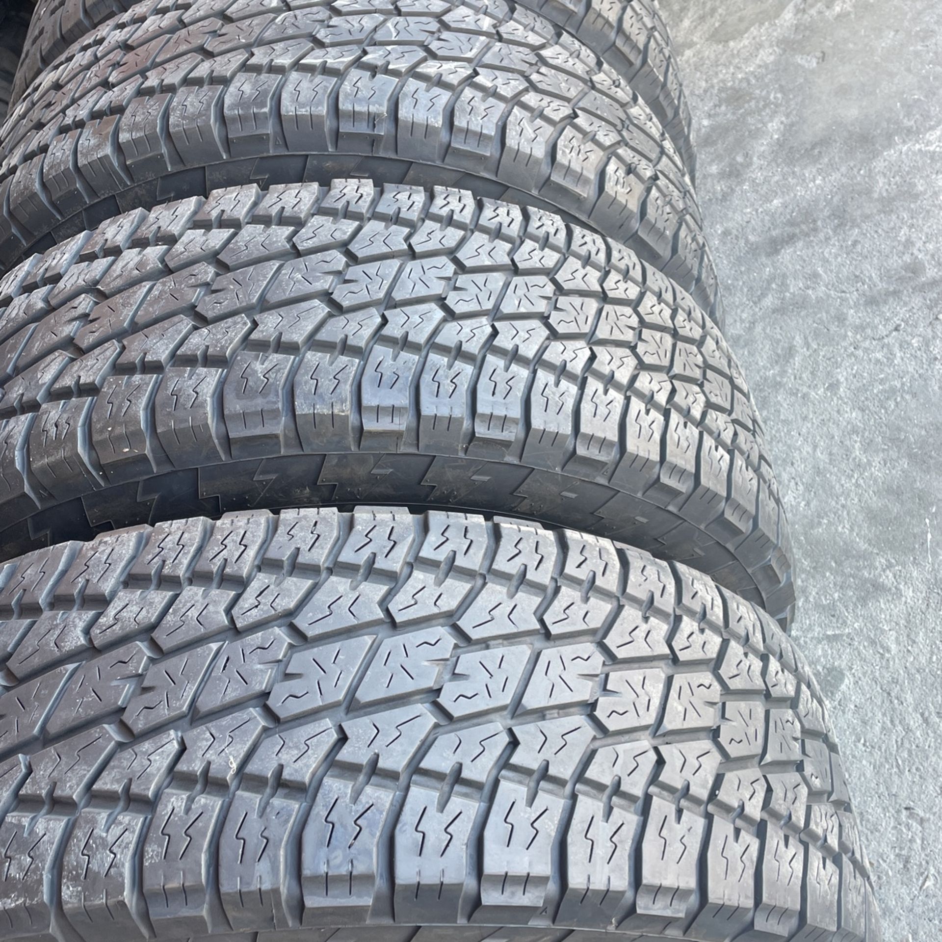 265/70r17 Nitto Terra Grappler All Terrain 85 Thread Life for Sale in Bakersfield, CA OfferUp