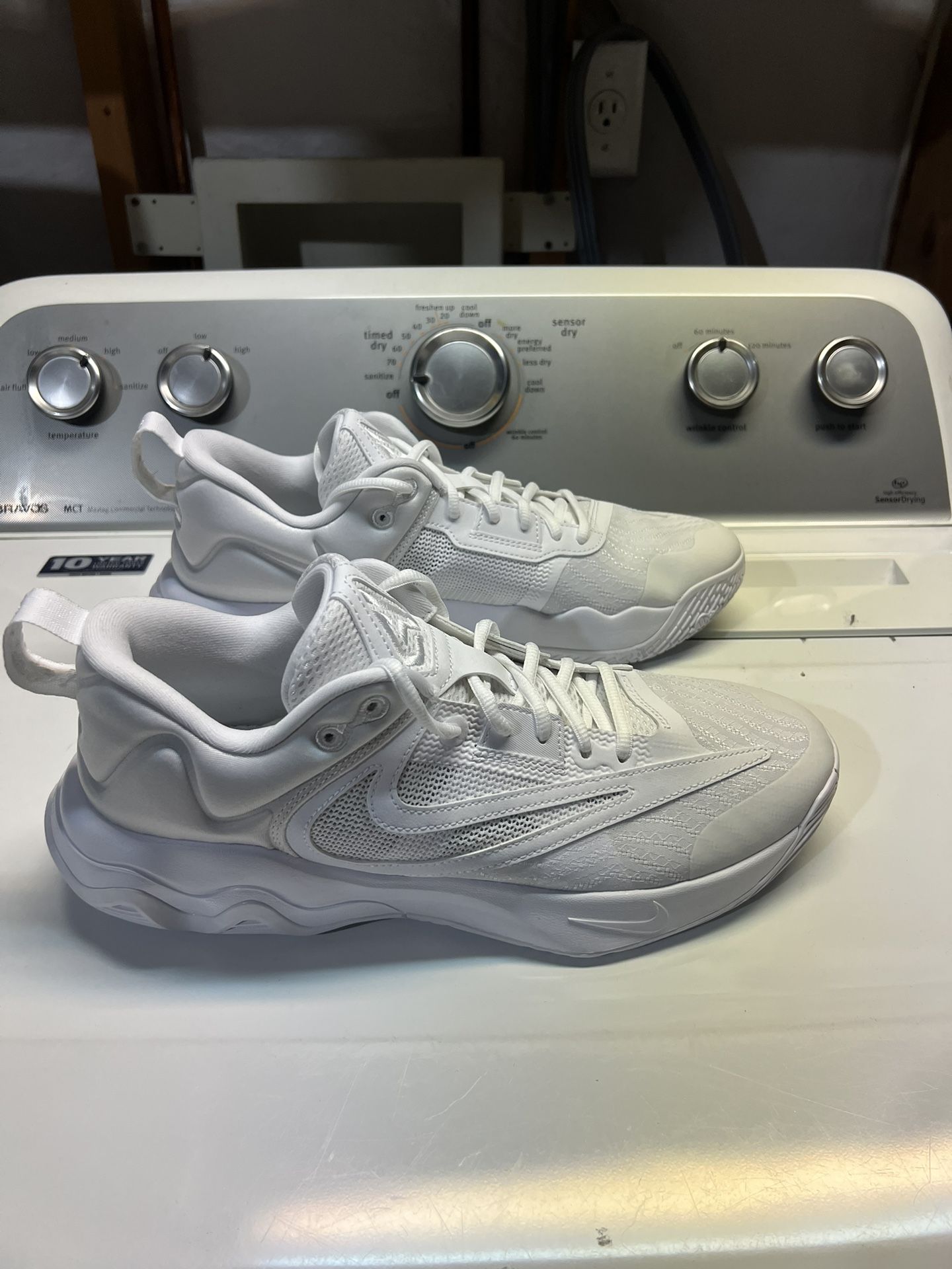 Nike Giannis Basketball shoes new