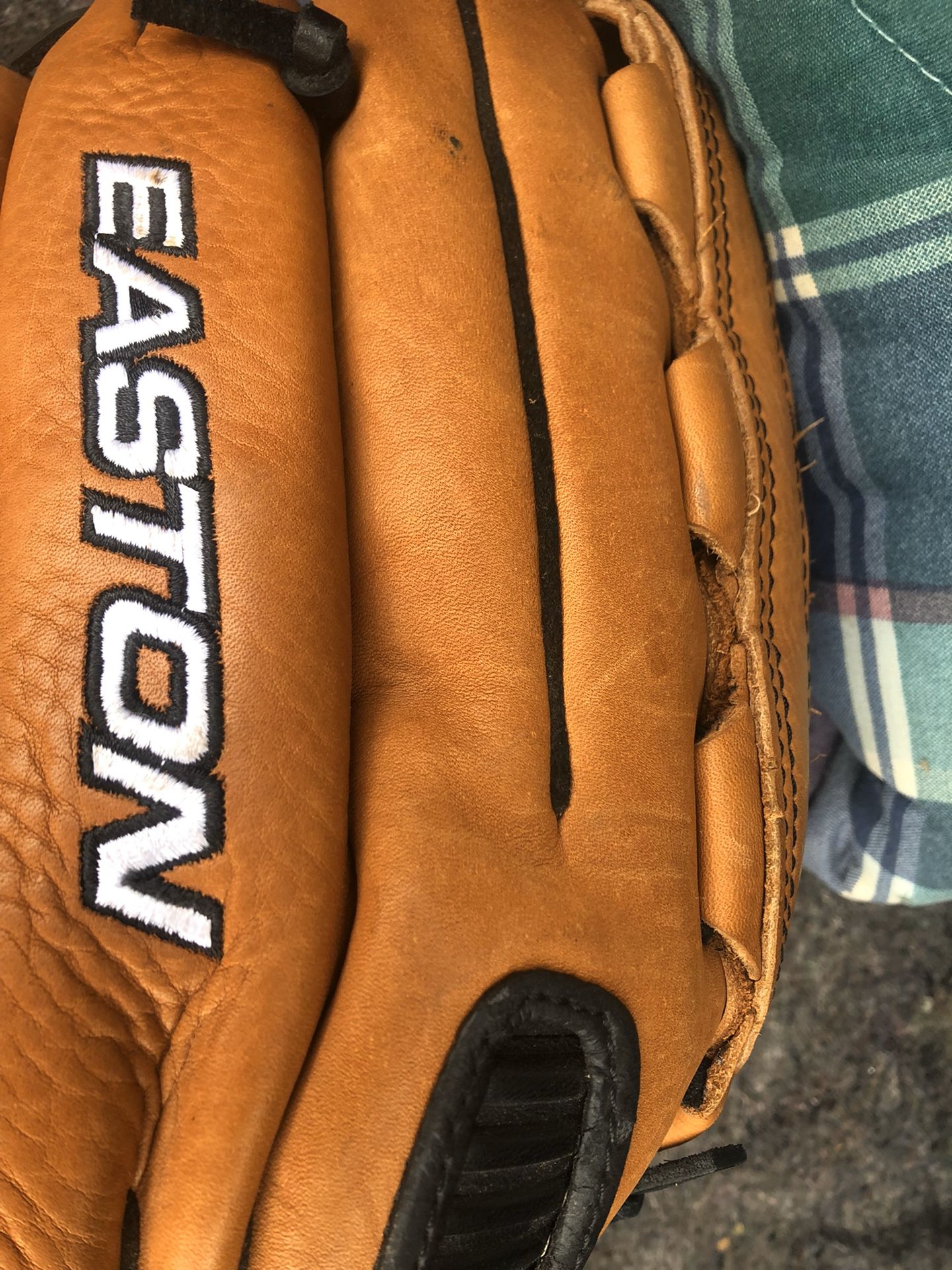 Easton softball glove