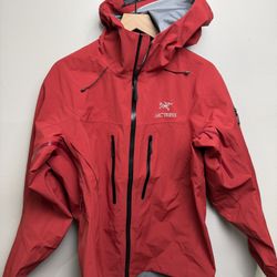 Men’s Arc’teryx Alpha SV Bordeaux Red — Medium