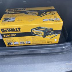 2100 Psi Dewalt Powerwasher