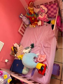 Toddler / kid bed with mattress