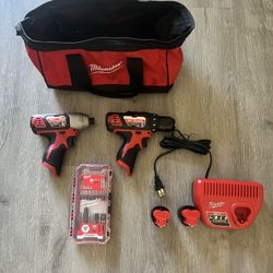 Milwaukee M12 DRILL SET