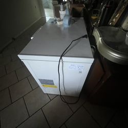 8.8 cu. ft. Manual Defrost Convertible Chest Freezer with LED Light in White Powered by Hubspace