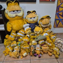 Vintage Garfield Plush Lot