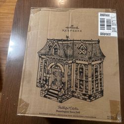Hallmark Keepsake Hauntington Collection Hauntington Town Hall Halloween Display