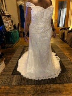 New wedding dress With Tags In Dust Bag