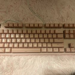 Motospeed Professional Gaming Mechanical Keyboard in Pink 