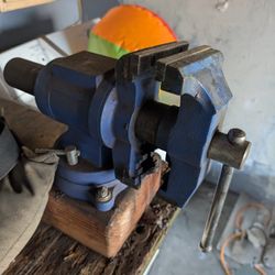 Bench Top Vise