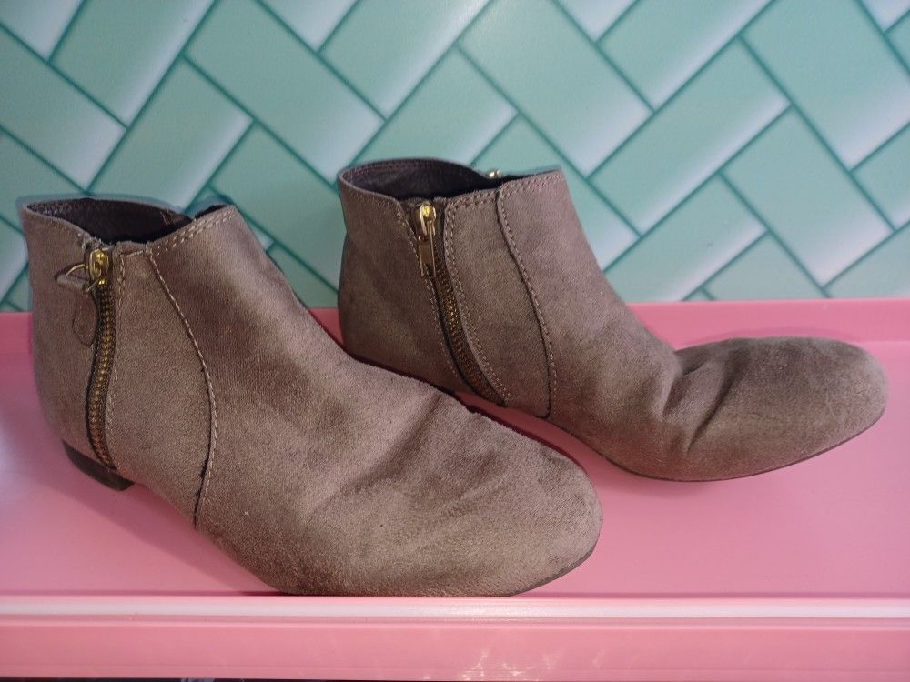 Women's Boots," American Eagle"