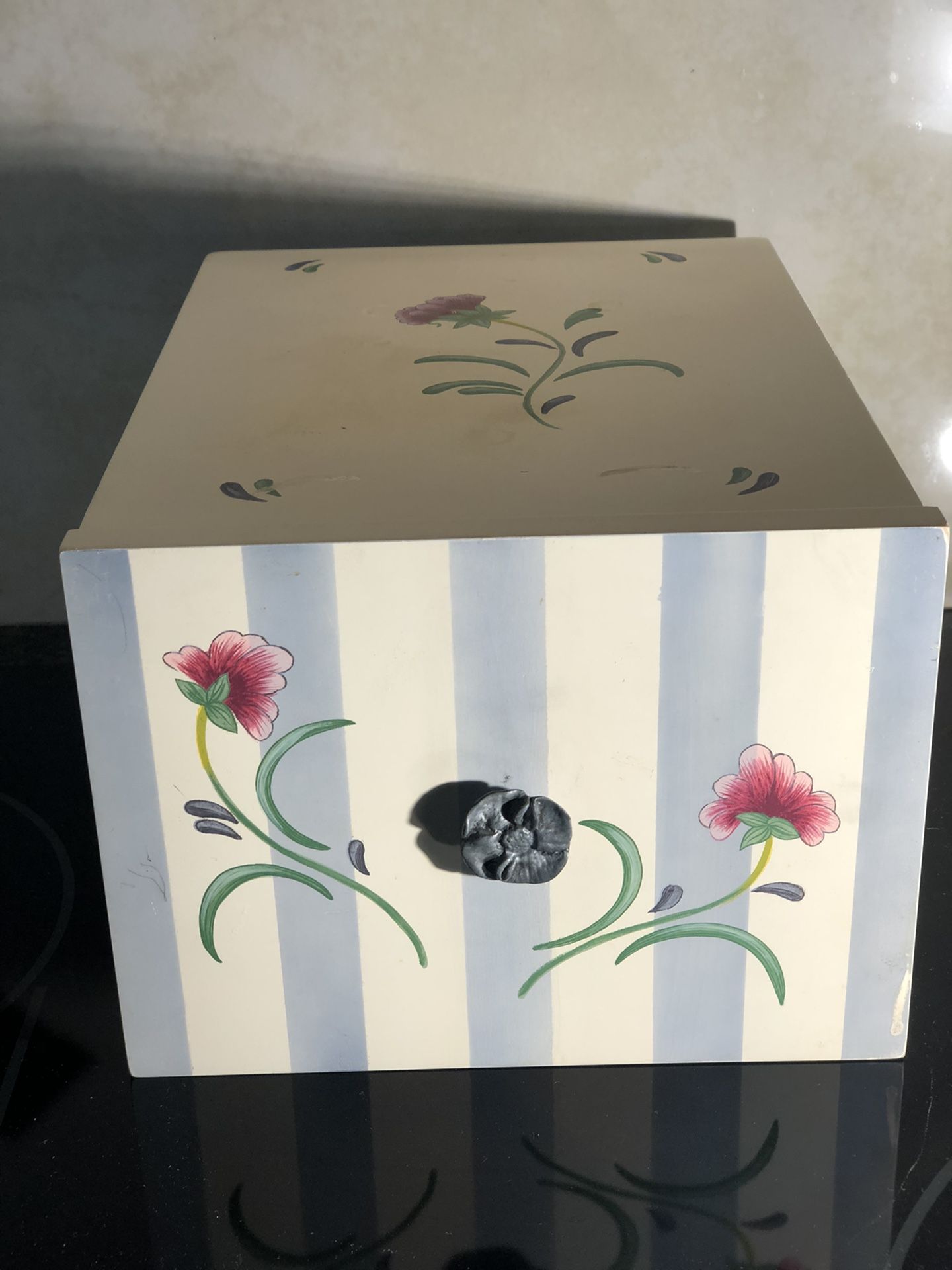 RECIPE / STORAGE BOX POPPIES ON BLUE - Loc In NY
