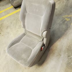 Second Row Car Seat for Toyota Sienna