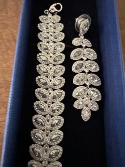 Swarovski Crystal Bracelet & Earrings Set
