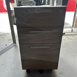 Filing Cabinet with Wheels & Lock 