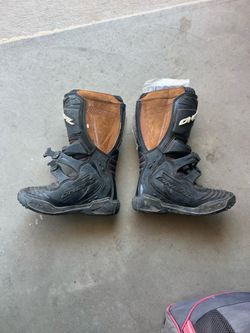 Women’s dirt bike riding boots