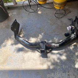 CURT 13182 Class III Trailer Hitch for Jeep or dodge durango